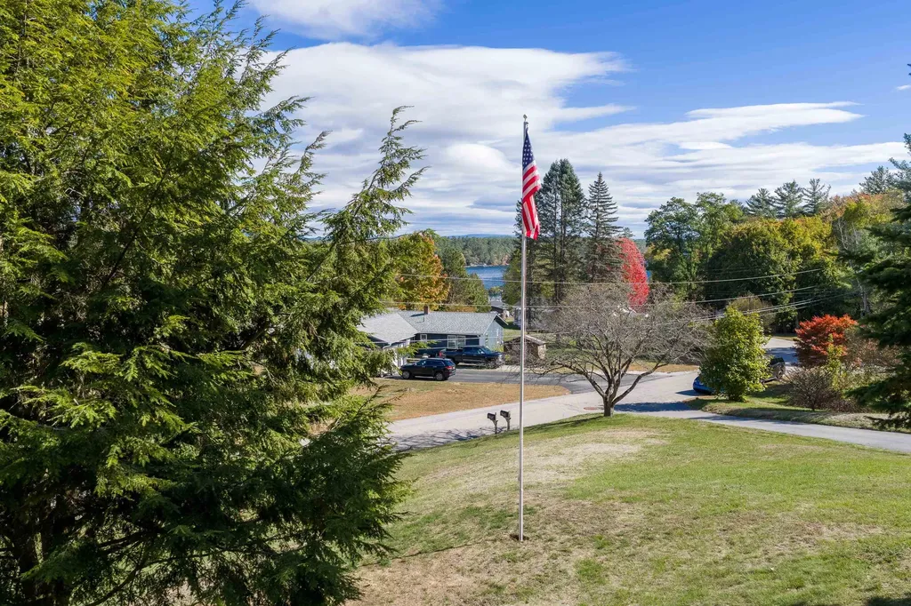 52 Chase Circle Center Harbor NH 03226