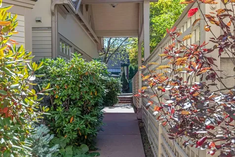 166 South Main Street Stowe VT 05672