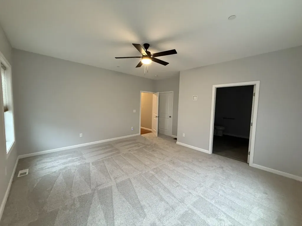 11 Venus Way Pelham NH 03076