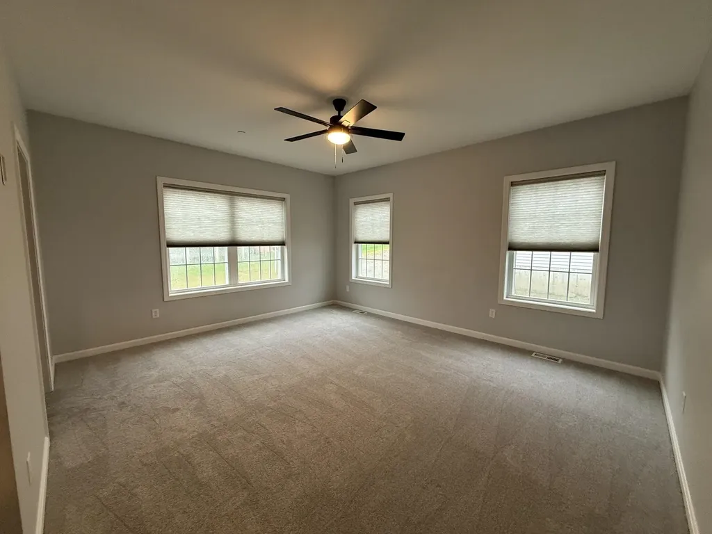 11 Venus Way Pelham NH 03076