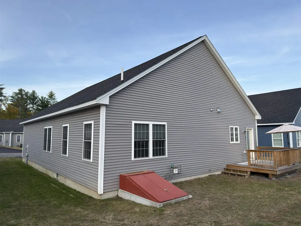 11 Venus Way Pelham NH 03076