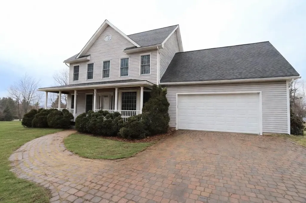 36 Tomahawk Path Derby VT 05829