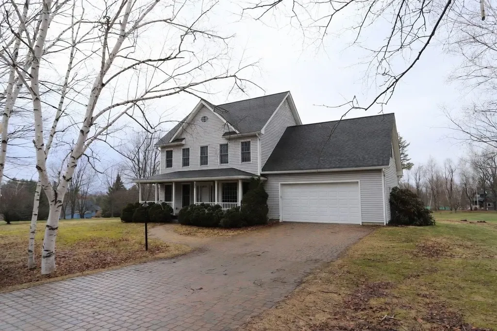 36 Tomahawk Path Derby VT 05829