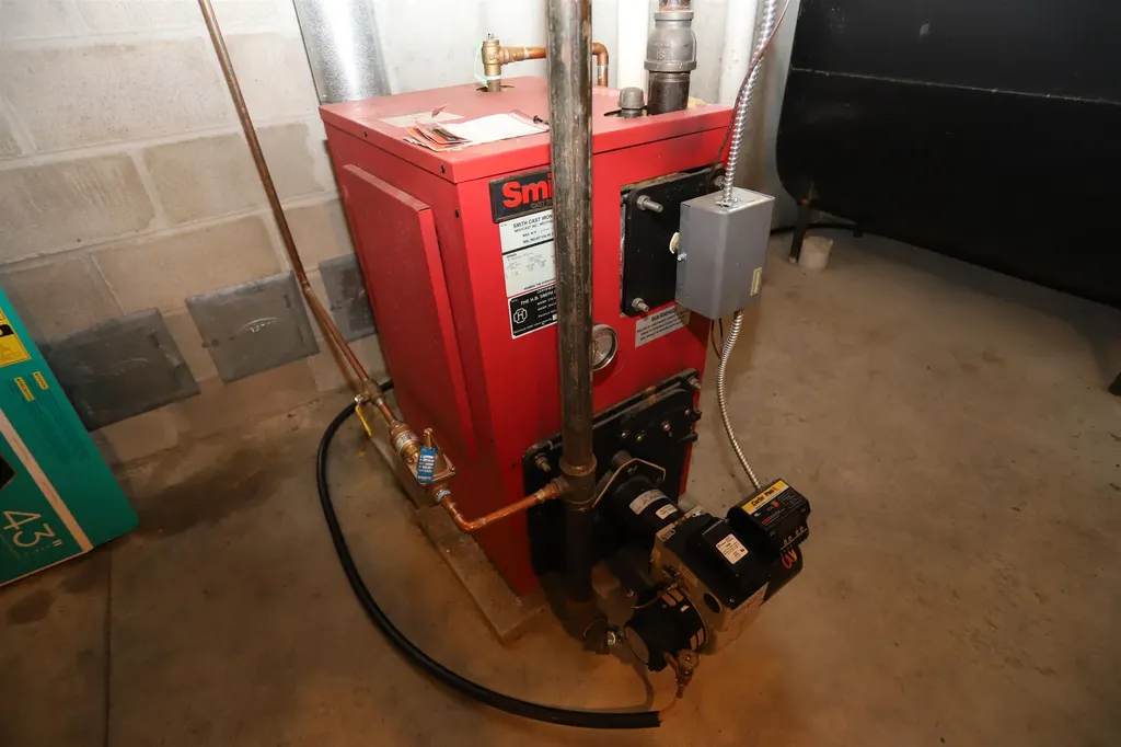 36 Tomahawk Path Derby VT 05829