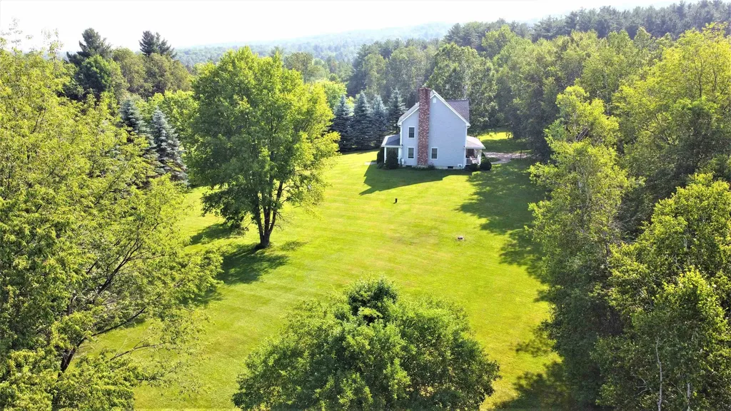 36 Tomahawk Path Derby VT 05829