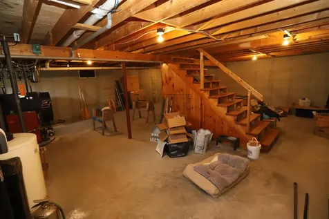 36 Tomahawk Path Derby VT 05829