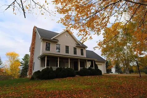 36 Tomahawk Path Derby VT 05829