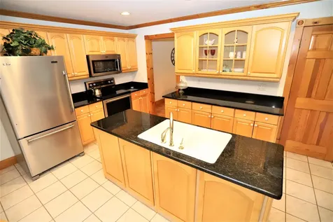 36 Tomahawk Path Derby VT 05829