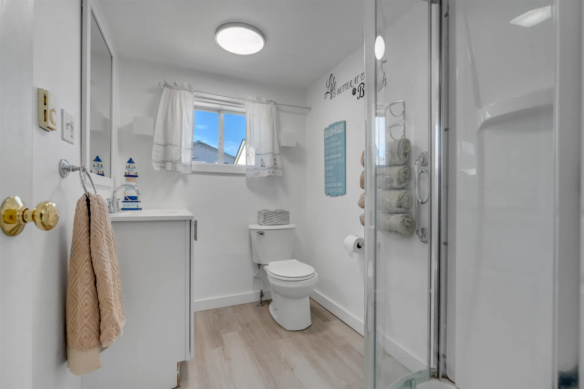 17 Johnson Avenue Hampton NH 03290-4906