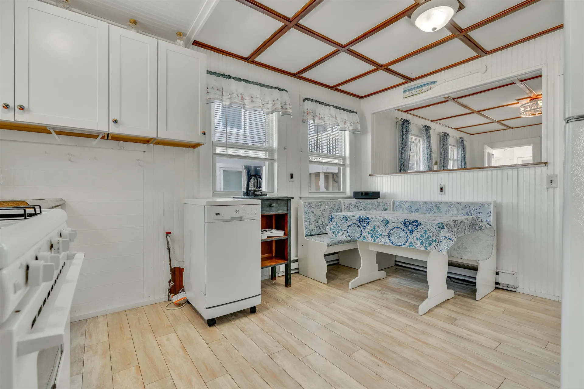 17 Johnson Avenue Hampton NH 03290-4906