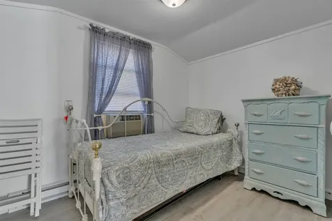 17 Johnson Avenue Hampton NH 03290-4906