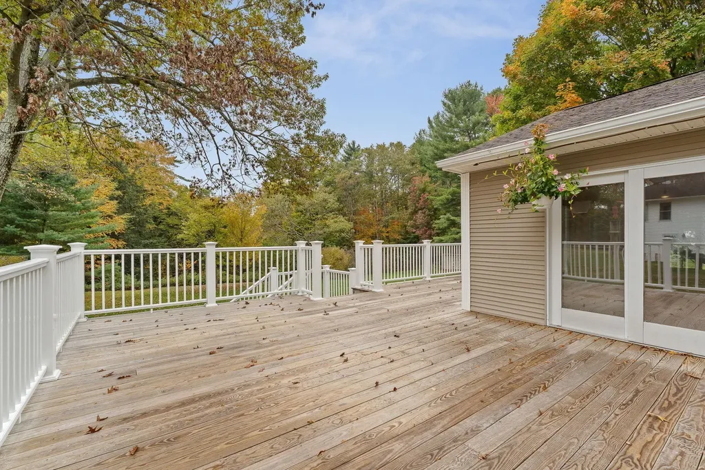 8 Margaret Street Essex VT 05452