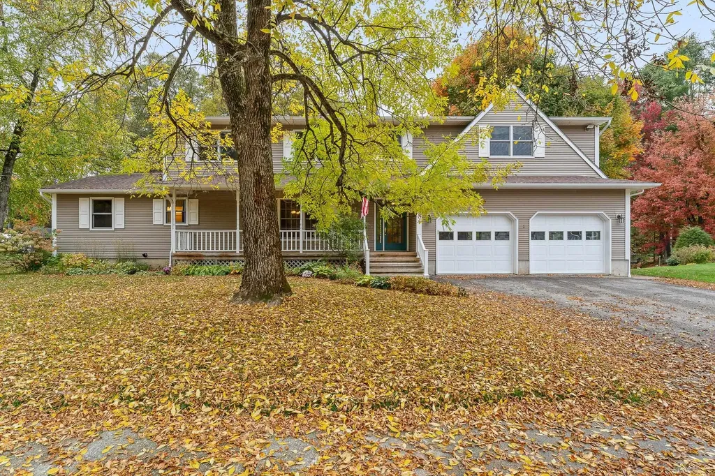 8 Margaret Street Essex VT 05452