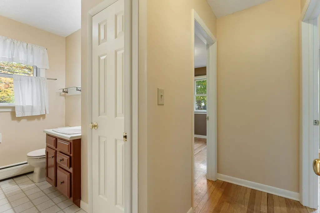 8 Margaret Street Essex VT 05452