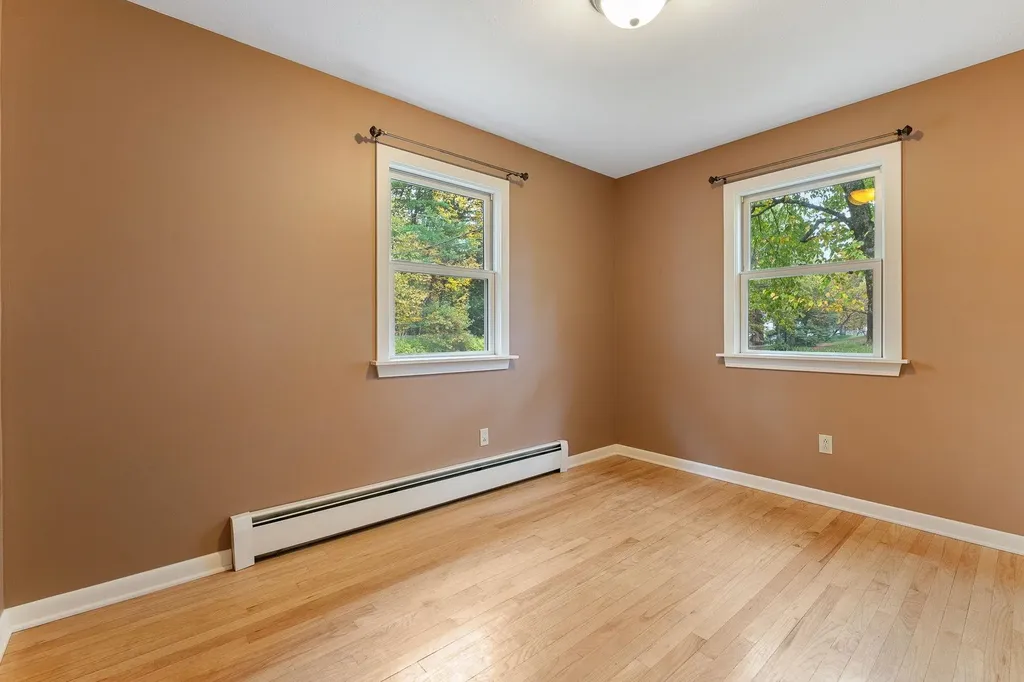 8 Margaret Street Essex VT 05452