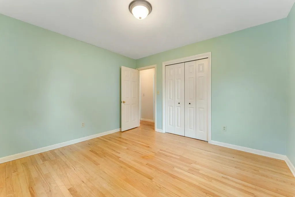 8 Margaret Street Essex VT 05452