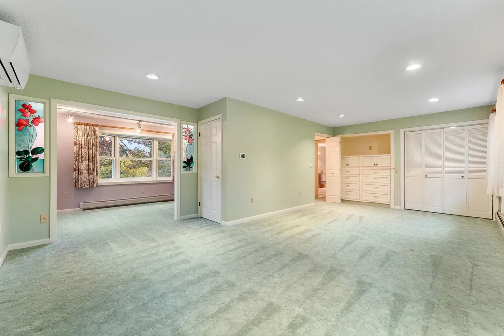 8 Margaret Street Essex VT 05452