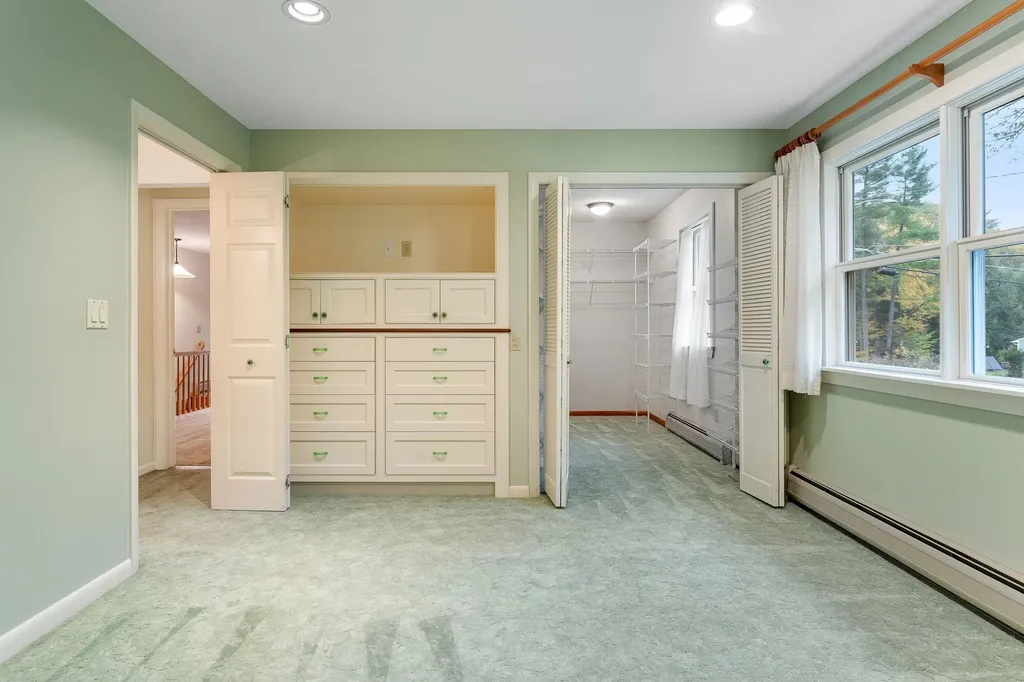 8 Margaret Street Essex VT 05452