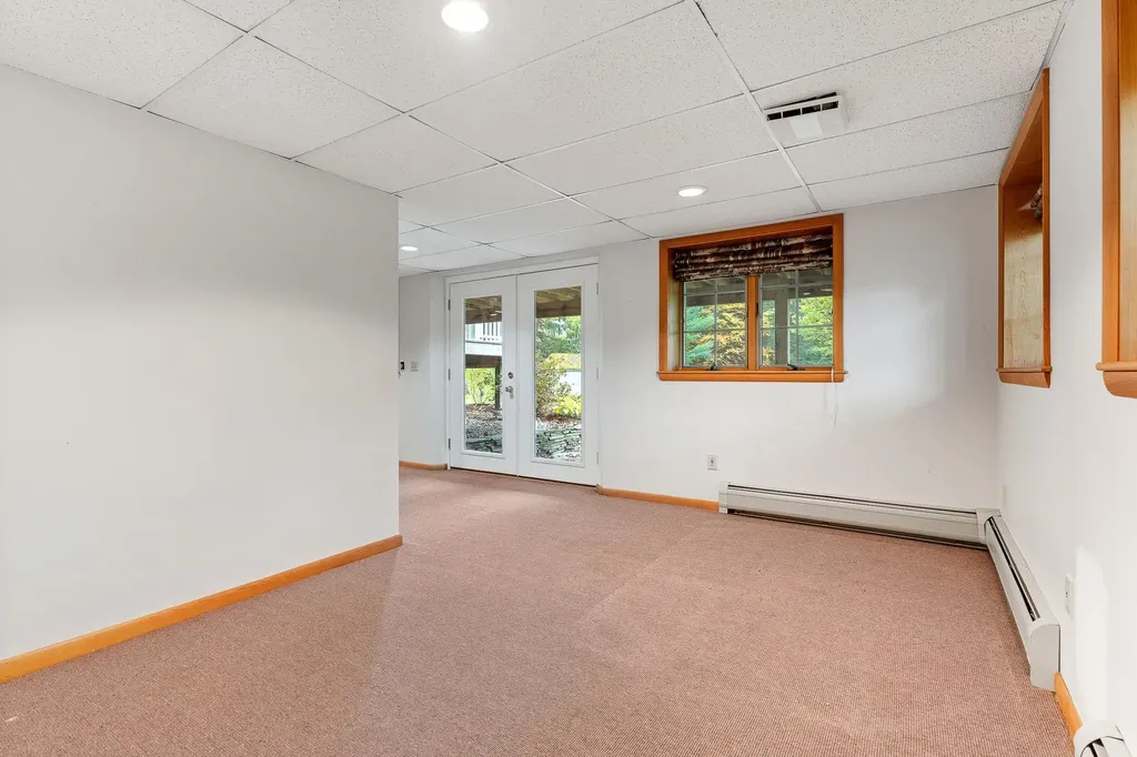 8 Margaret Street Essex VT 05452