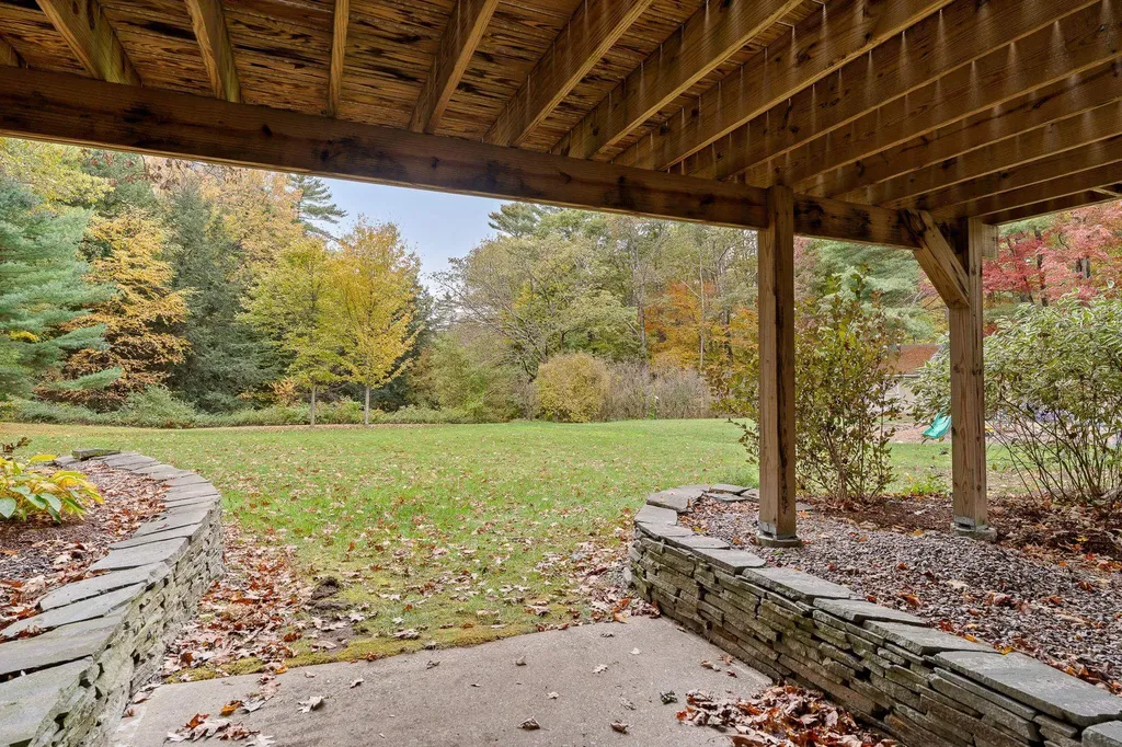 8 Margaret Street Essex VT 05452