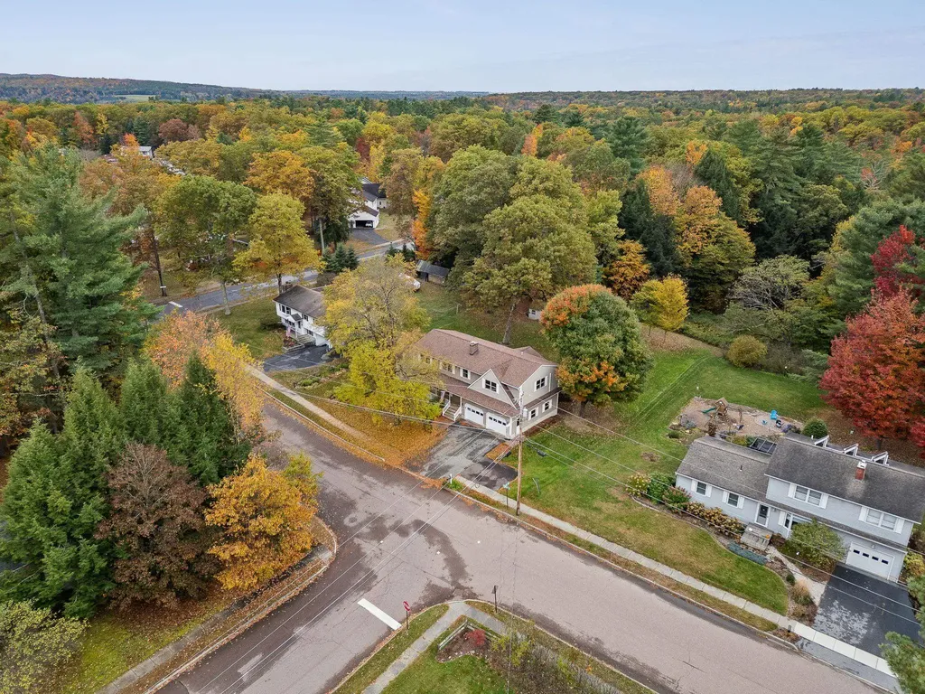 8 Margaret Street Essex VT 05452