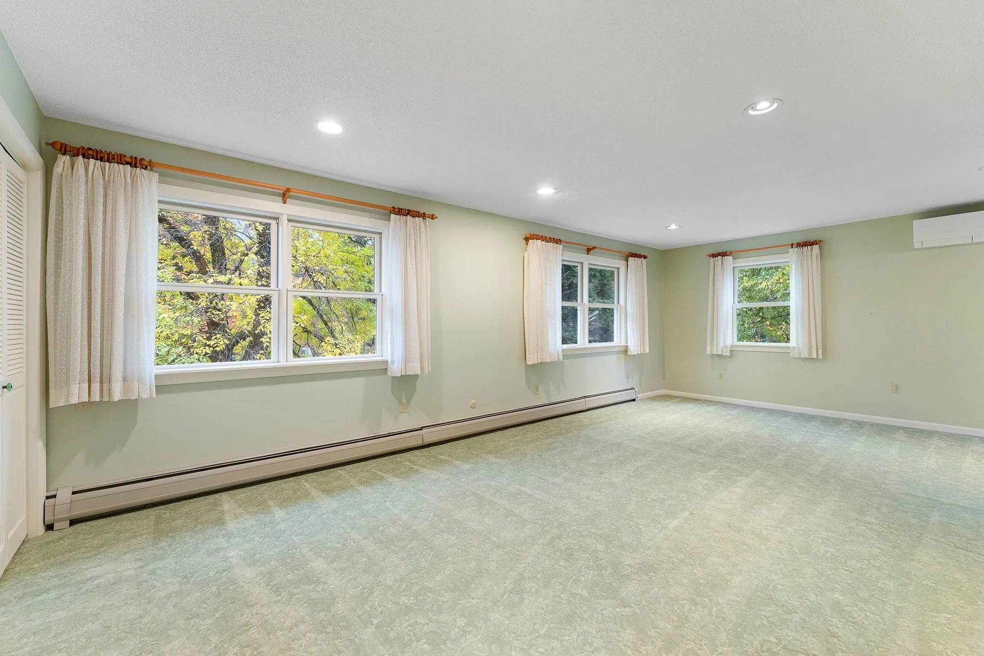 8 Margaret Street Essex VT 05452