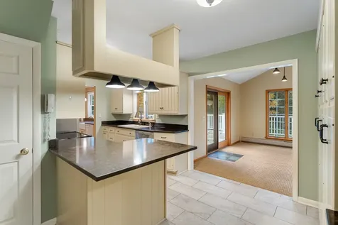 8 Margaret Street Essex VT 05452