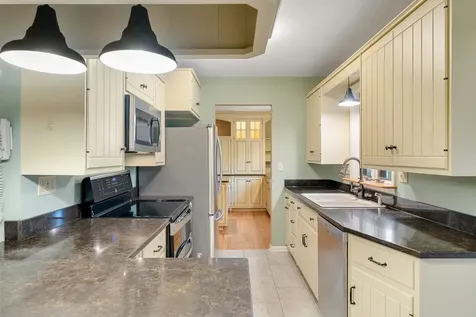 8 Margaret Street Essex VT 05452