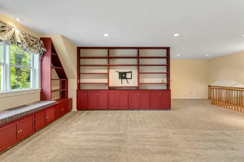 8 Margaret Street Essex VT 05452