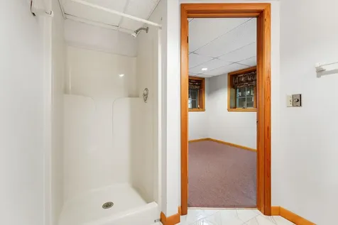 8 Margaret Street Essex VT 05452