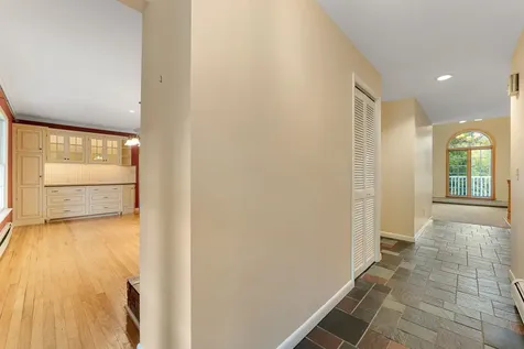 8 Margaret Street Essex VT 05452