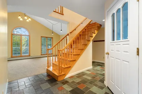 8 Margaret Street Essex VT 05452