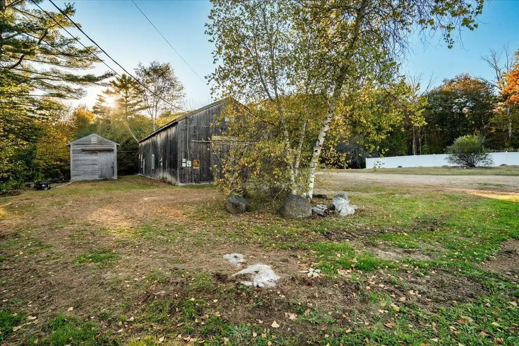 132 North Road Deerfield NH 03037