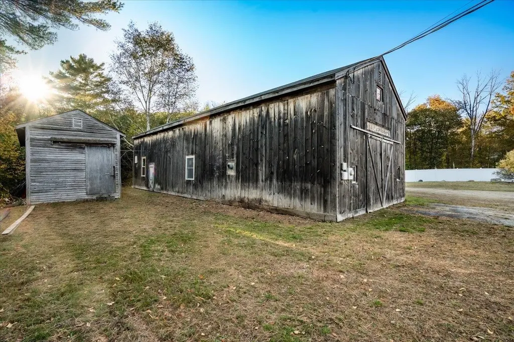 132 North Road Deerfield NH 03037