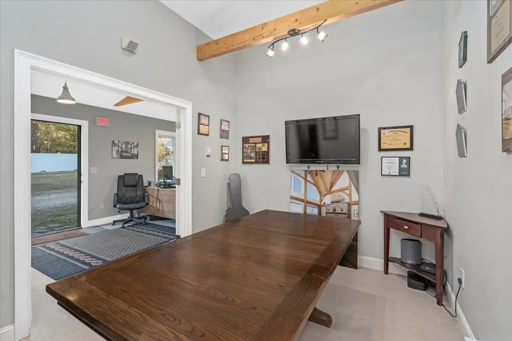 132 North Road Deerfield NH 03037