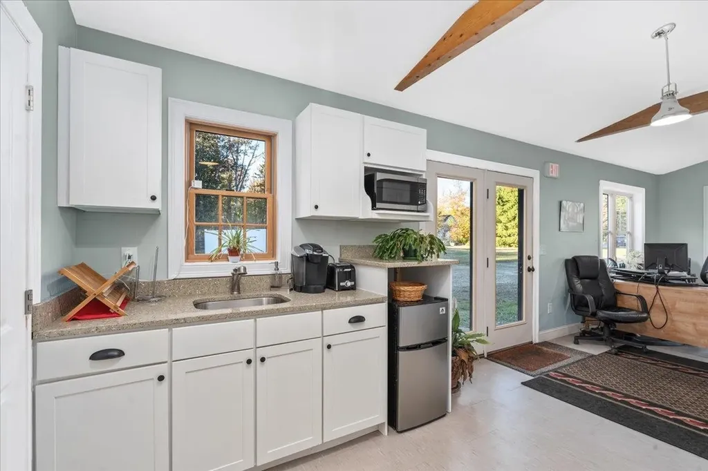 132 North Road Deerfield NH 03037