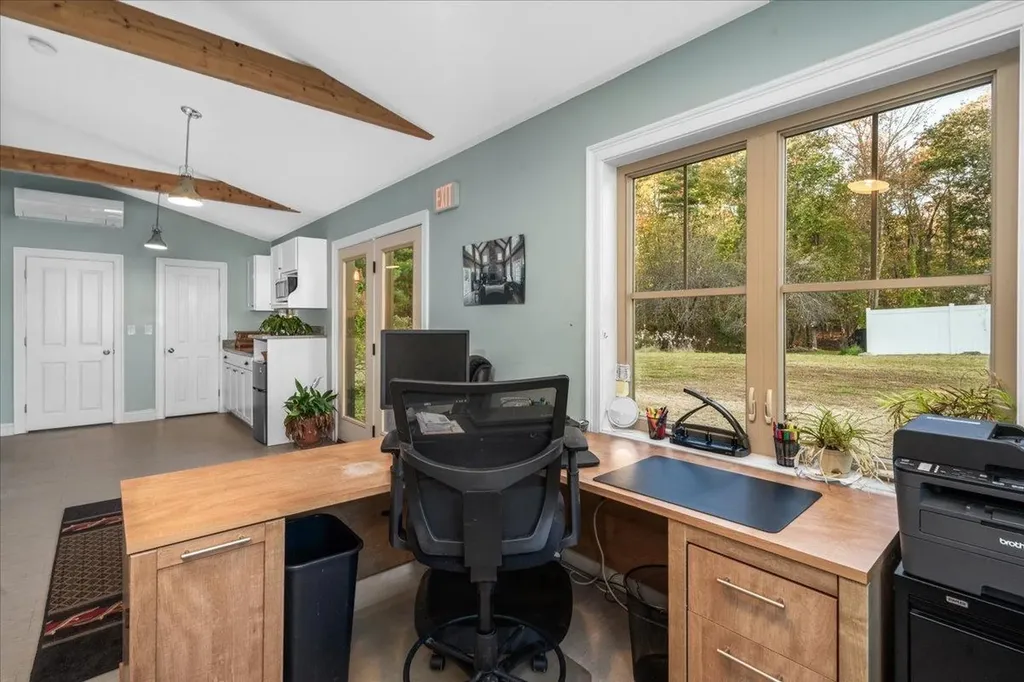 132 North Road Deerfield NH 03037