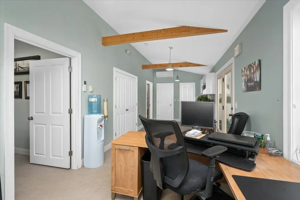 132 North Road Deerfield NH 03037