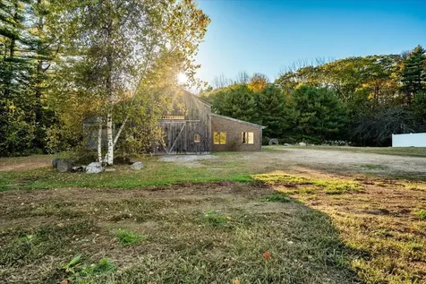 132 North Road Deerfield NH 03037