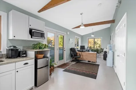 132 North Road Deerfield NH 03037