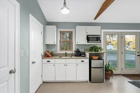 132 North Road Deerfield NH 03037