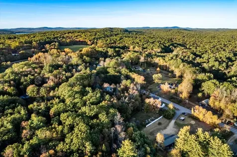 132 North Road Deerfield NH 03037