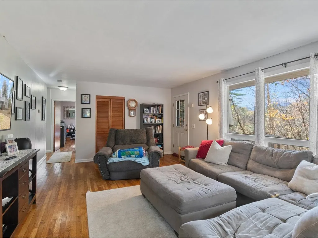 938 Perry Hill Road Waterbury VT 05676