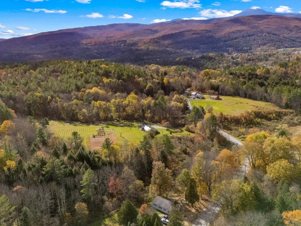 938 Perry Hill Road Waterbury VT 05676