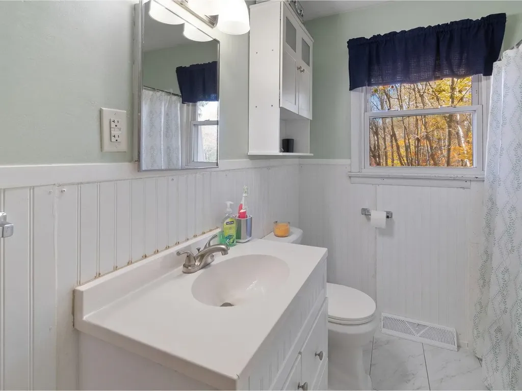 938 Perry Hill Road Waterbury VT 05676