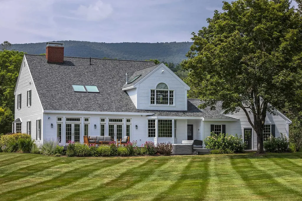 17 Farwell Lane Dorset VT 05251