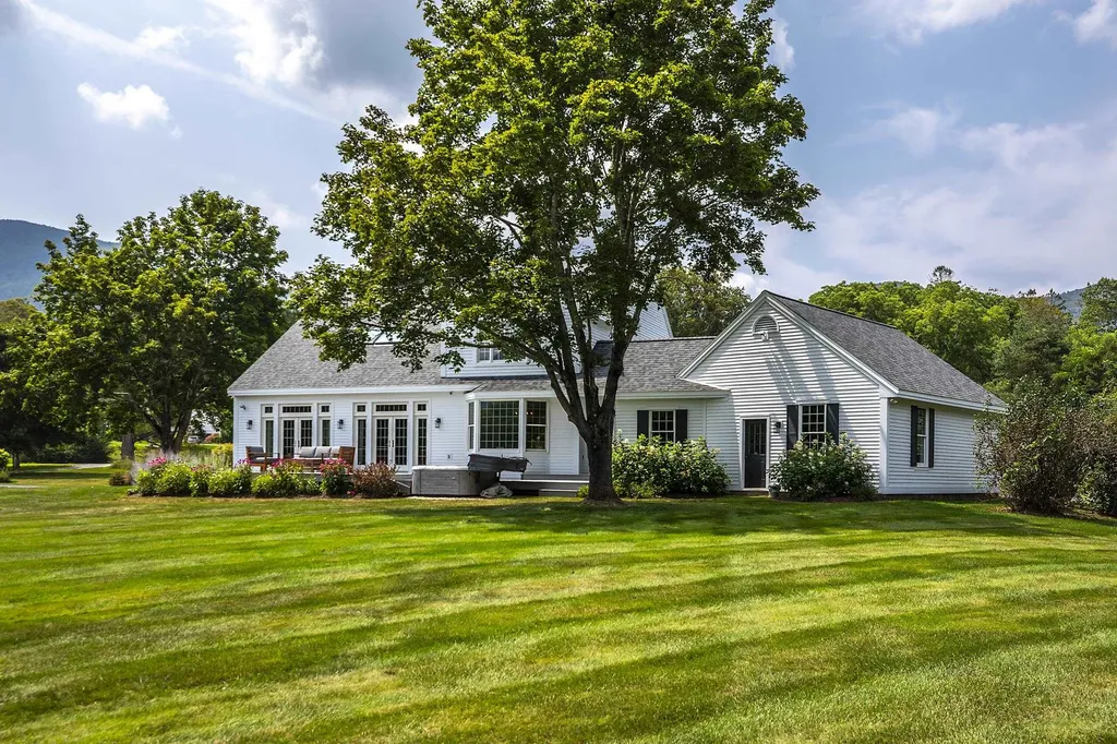 17 Farwell Lane Dorset VT 05251