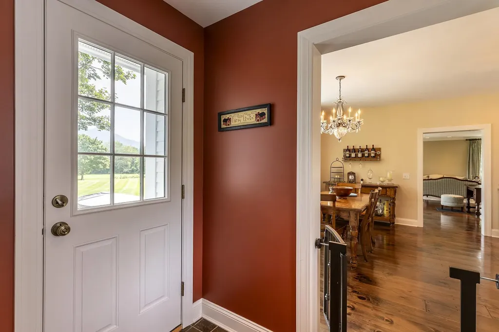17 Farwell Lane Dorset VT 05251
