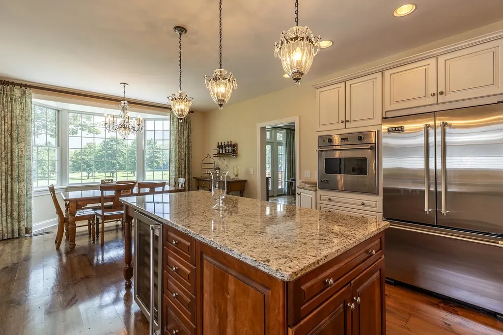 17 Farwell Lane Dorset VT 05251