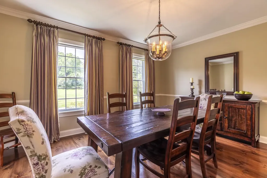 17 Farwell Lane Dorset VT 05251